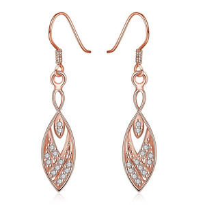 Gorgeous gold-plated drop earrings with crystals