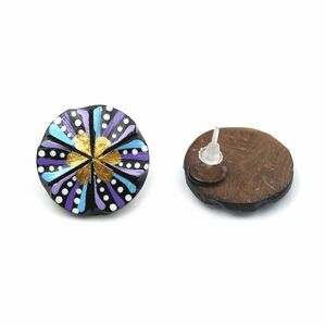 Metal-free pair of coconut earrings with plastic posts