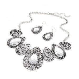 Vintage antique silver tone filigree teardrop with faceted glass baroque necklace and earrings set