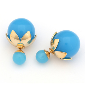 Double sided blue sky resin ball with gold-tone leaf bead cap ear studs
