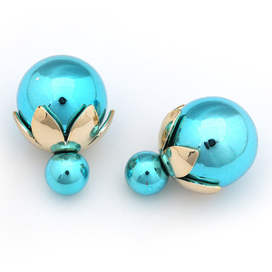 Double sided cyan electroplate resin ball with gold-tone leaf bead cap ear studs