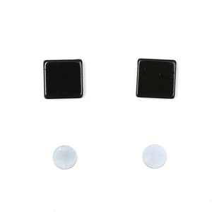 <p>Black square magnetic earrings for non-pierced ears.</p><p>Please note that these earrings are not suitable for persons with a pacemaker and childr