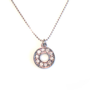 Initial "O" pendant necklace