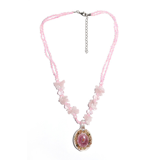 Pink bead and stone necklace with flower lampwo