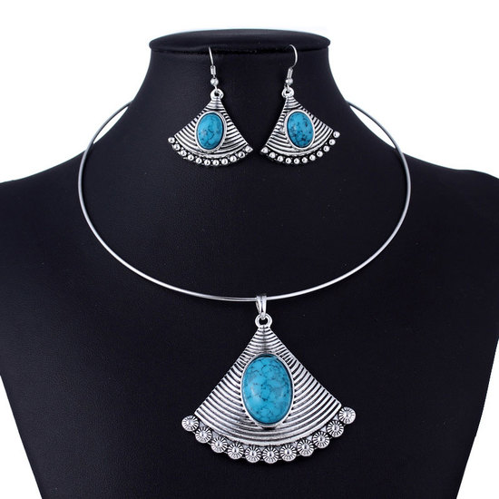 Vintage oval imitation turquoise inlaid antique silver tone fan shape dangle earrings and necklace set