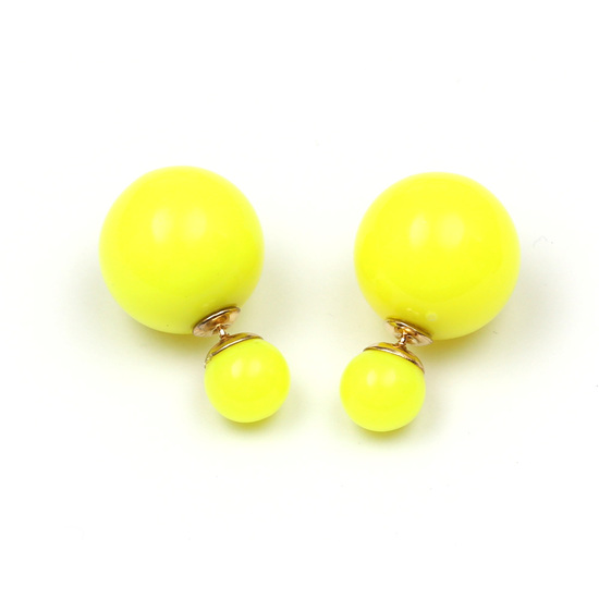 Double sided yellow resin ball ear studs