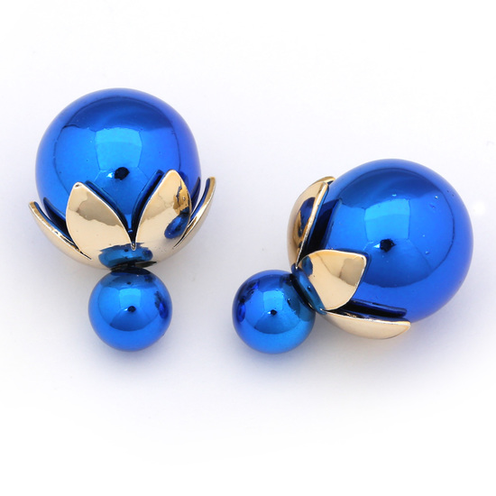 Double sided blue electroplate resin ball with gold-tone leaf bead cap ear studs