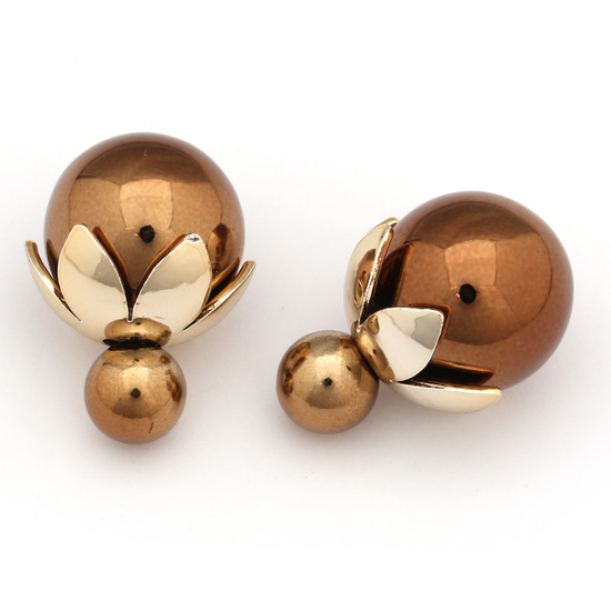 Double sided sienna electroplate resin ball with gold-tone leaf bead cap ear studs