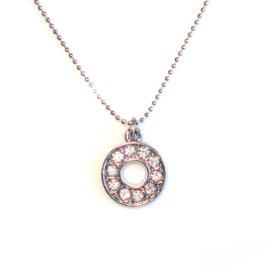 Initial "O" pendant necklace